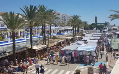 What days is there a flea market in Estepona?