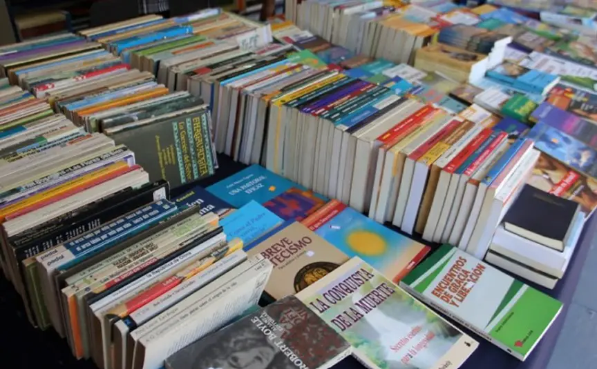 Feria del Libro en Verano de Estepona 2023: una cita literaria imperdible